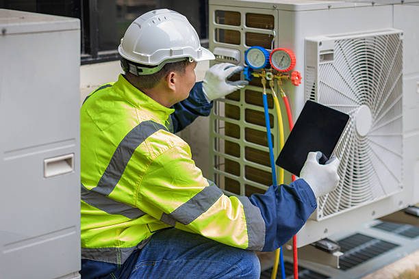 Professional Hvac technician working in Winfield, IA